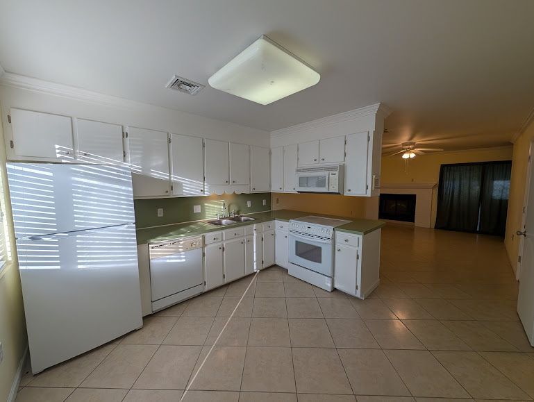 Building Photo - 55 Beaver Pond Loop