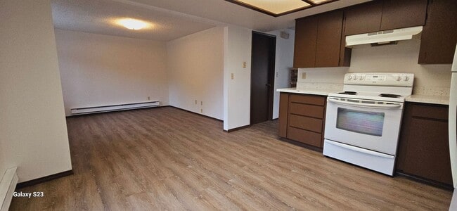 Building Photo - Puyallup 2bed/1.5 bath Duplex