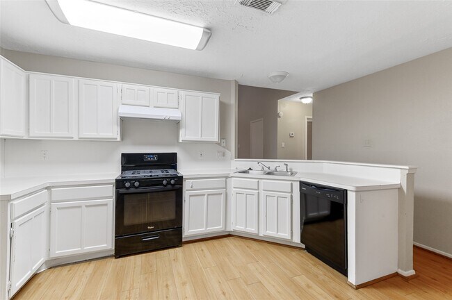 Building Photo - 2423 Spring Dusk Ln