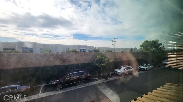 Building Photo - 89 Linden Ln