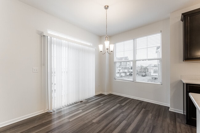 Building Photo - 1985 Kingsley Cir