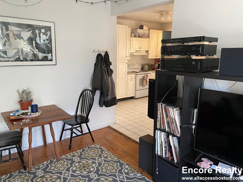 Building Photo - 26 Haskell St