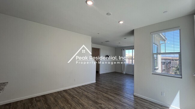 Building Photo - 3236 Sunny Gate Ln