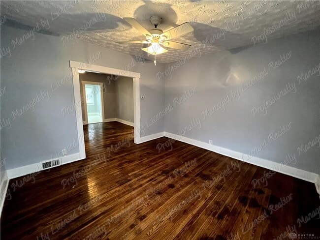 Building Photo - 44 Bluecrest Ave