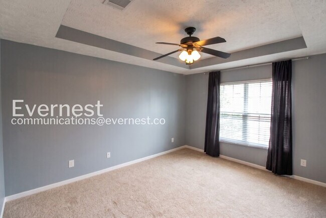 Building Photo - 3 Bed/2.5 Bath Townhome with Garage / Pet-Friendly / Coming Soon!