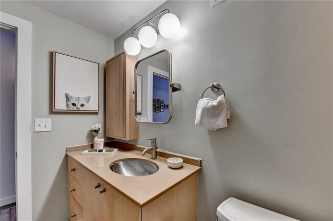 Building Photo - 170 Boulevard SE