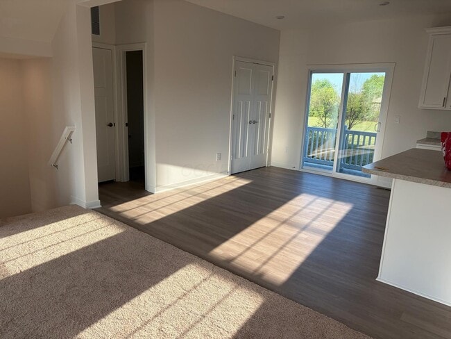 Building Photo - 158 Dusky Willow Dr