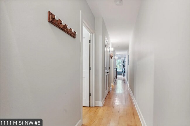 Building Photo - Charming 2 BR/2 BA Condo in Logan Circle!