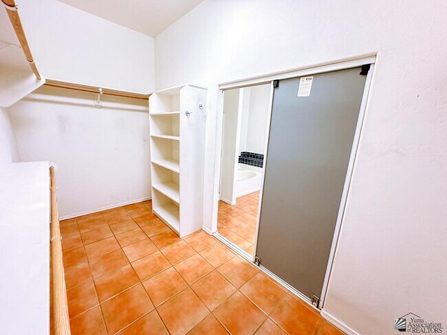 Building Photo - 3064 S 47th Ave