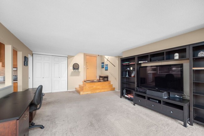 Building Photo - 4860 Park Commons Dr