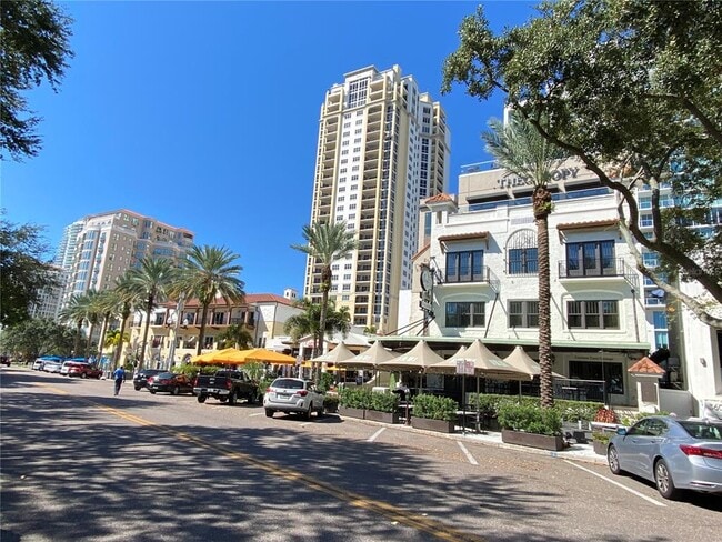 Building Photo - 7200 Sunshine Skyway Ln S