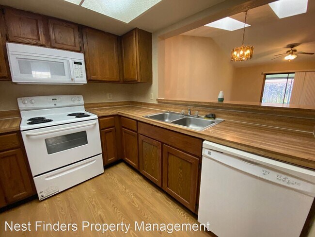 Building Photo - 3 br, 2 bath House - 2371 Ironstone Dr E