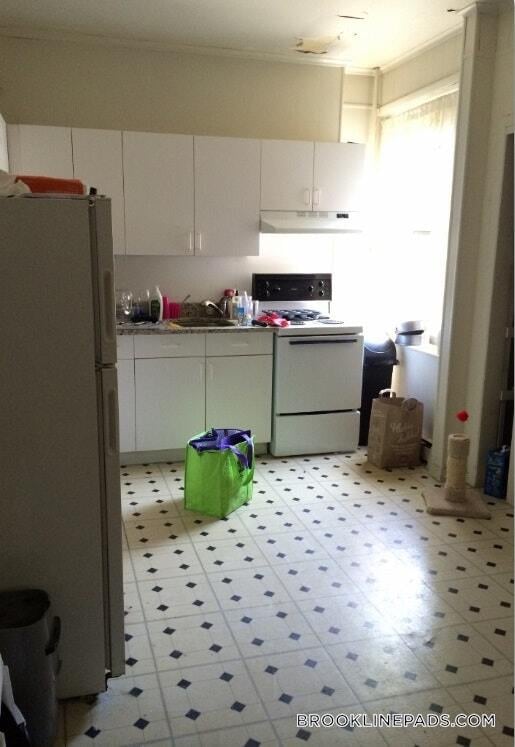 Building Photo - 208 Winthrop Rd