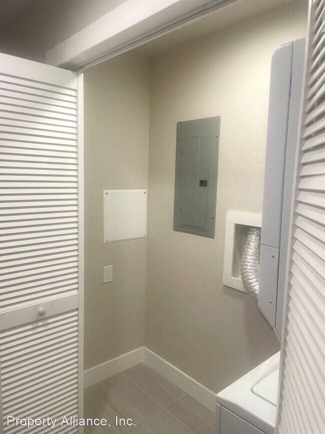 Building Photo - 2 br, 2 bath House - 1401 W. 85th Avenue #...