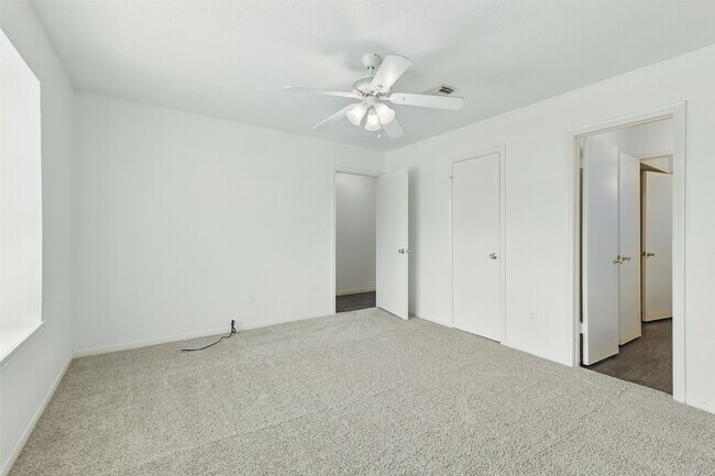 Building Photo - 2079 Country Village Blvd
