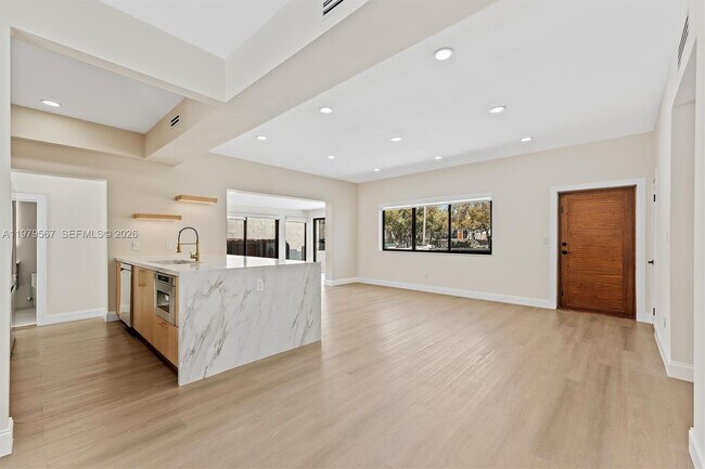 Building Photo - 4144 Alton Rd