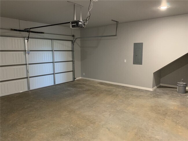 Building Photo - 5913 SW Gentle Winds Rd