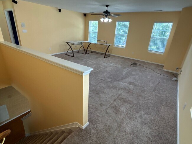 Building Photo - Spacious 3 Bed | 2.5 Bath House in Raleigh