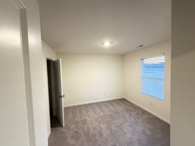 Building Photo - 116 Vulcan St