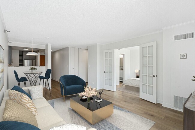 Building Photo - N Clark