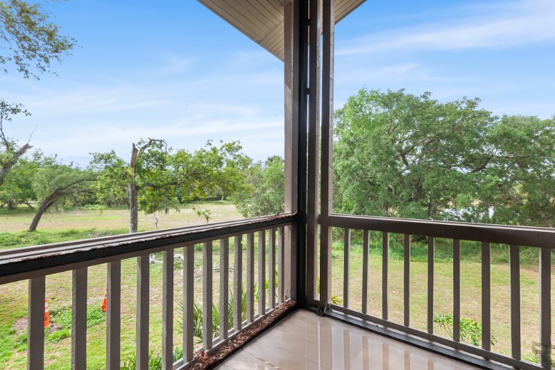 Building Photo - 2036 Corner Lake Dr