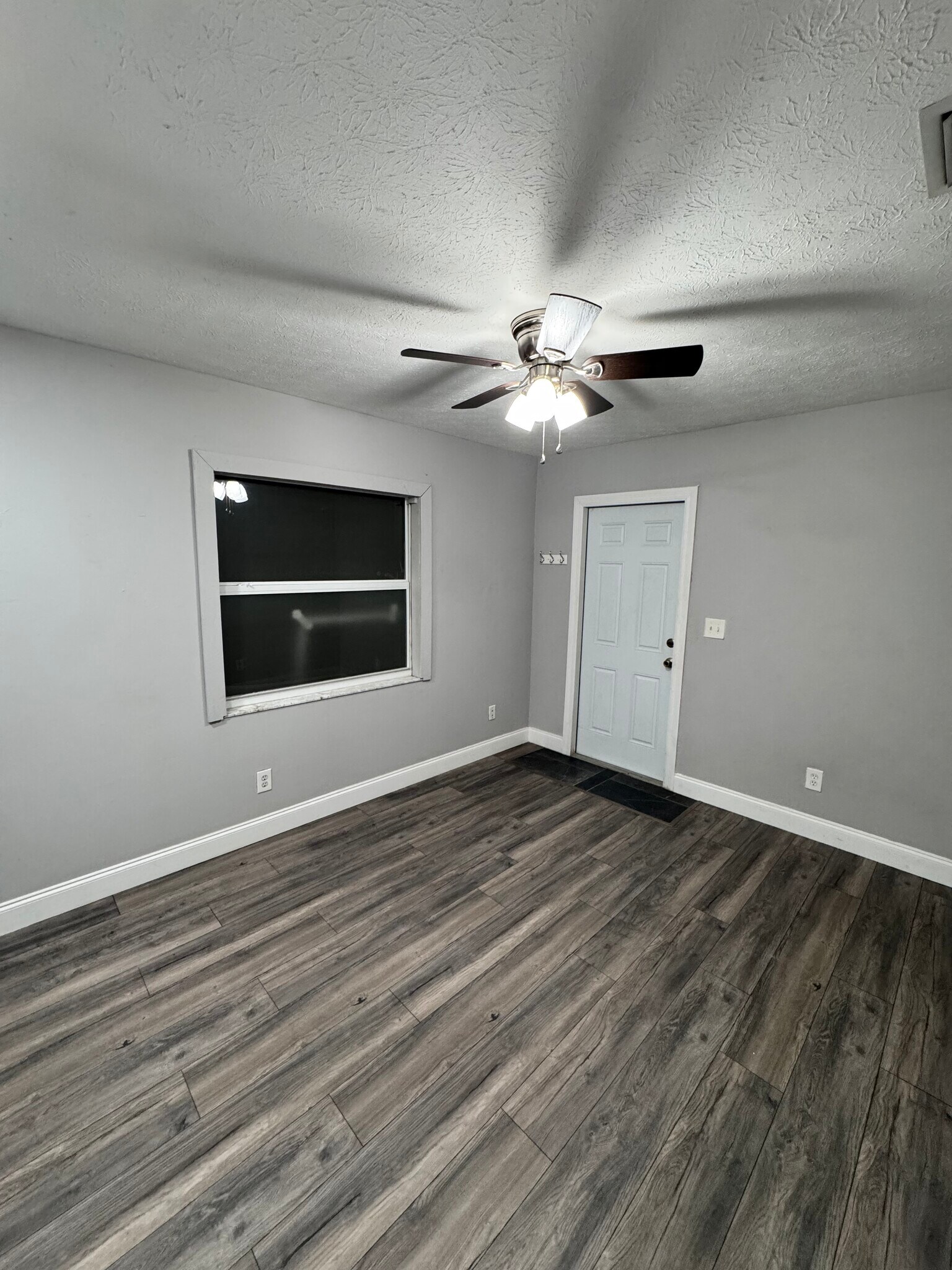 Building Photo - 7724 Brettonwood Dr