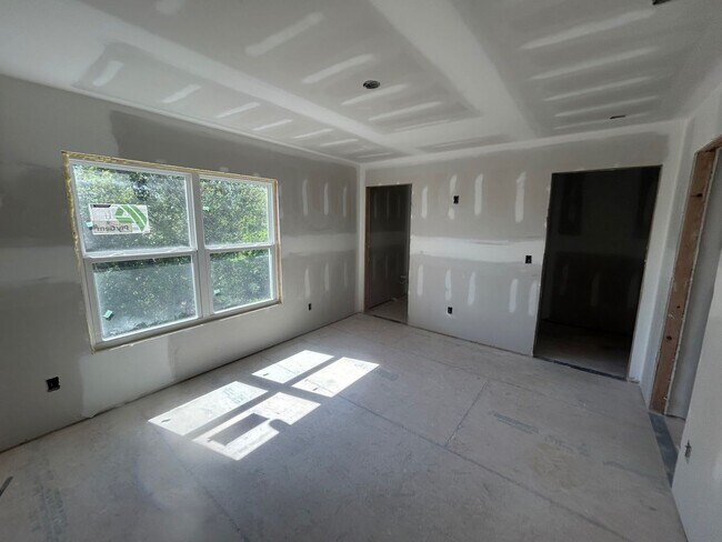 Building Photo - 1111 Tree Street