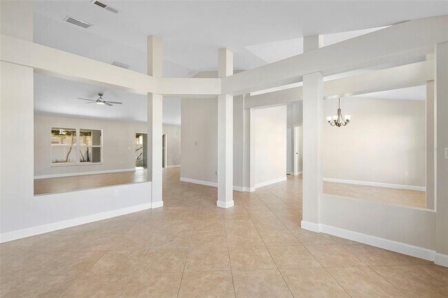 Building Photo - 1227 Tivoli Dr