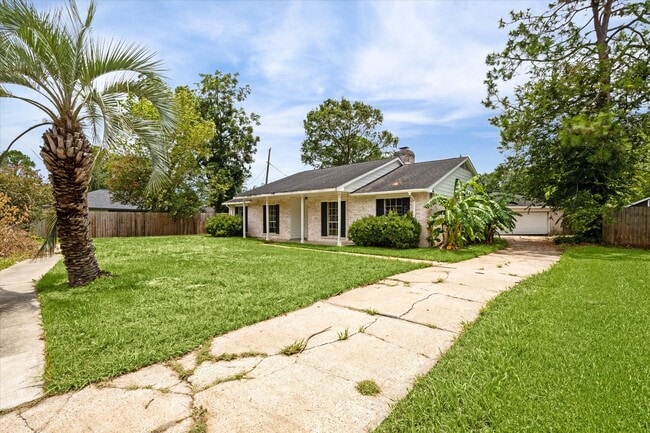 Building Photo - 503 Mary Ann Dr