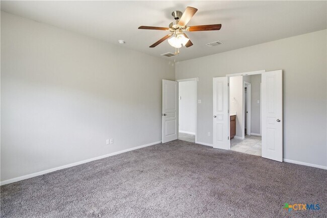 Building Photo - 5716 Blackstone Dr