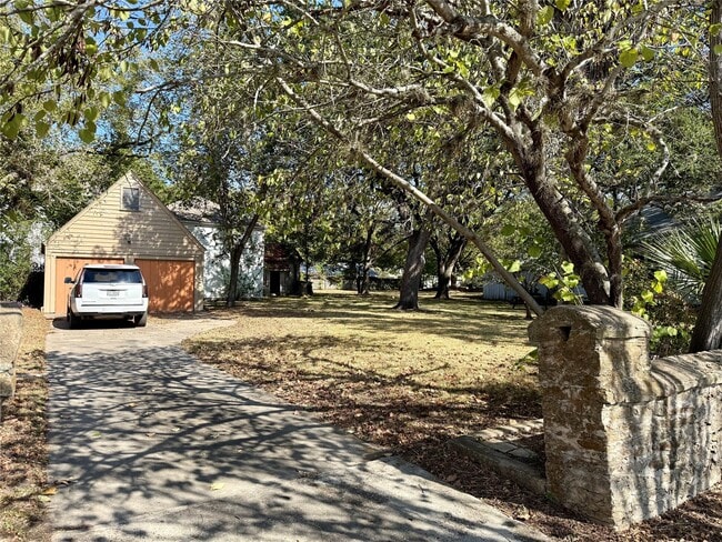 Building Photo - 101 S Brewer St