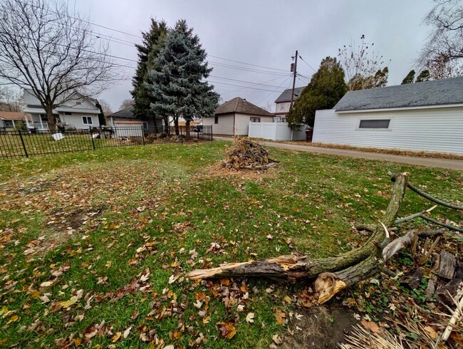 Building Photo - 216 N 9th St