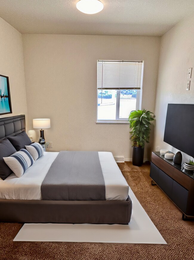 Virtual Staging AI - IMG_4727 - August 23, 2024 12_32 - 4455 North Harlan