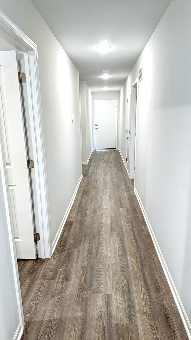 Building Photo - Lovely 4-Bedroom Home Near Ivanhoe Park / ...