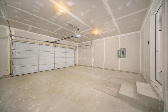 Building Photo - 2142 Farm Valley Rd