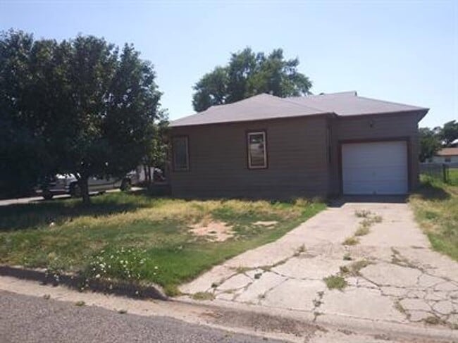 Primary Photo - 305 N Belleview St