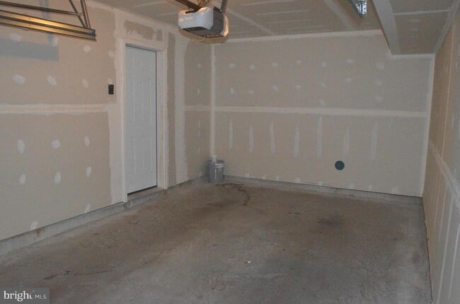 Building Photo - 820 Wingsail Ct