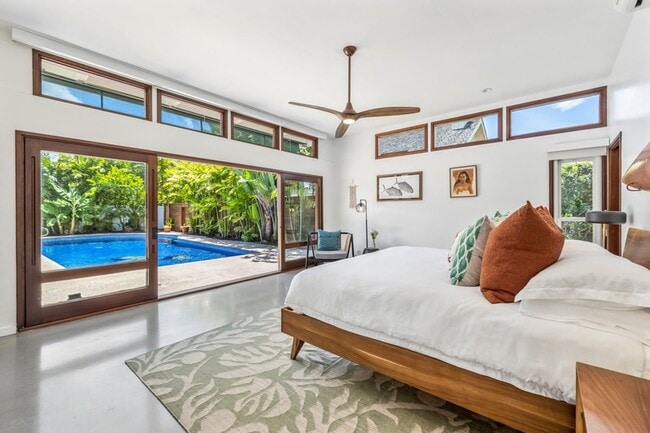 Building Photo - Elegant Home w/ Private Beach Access, Pool...