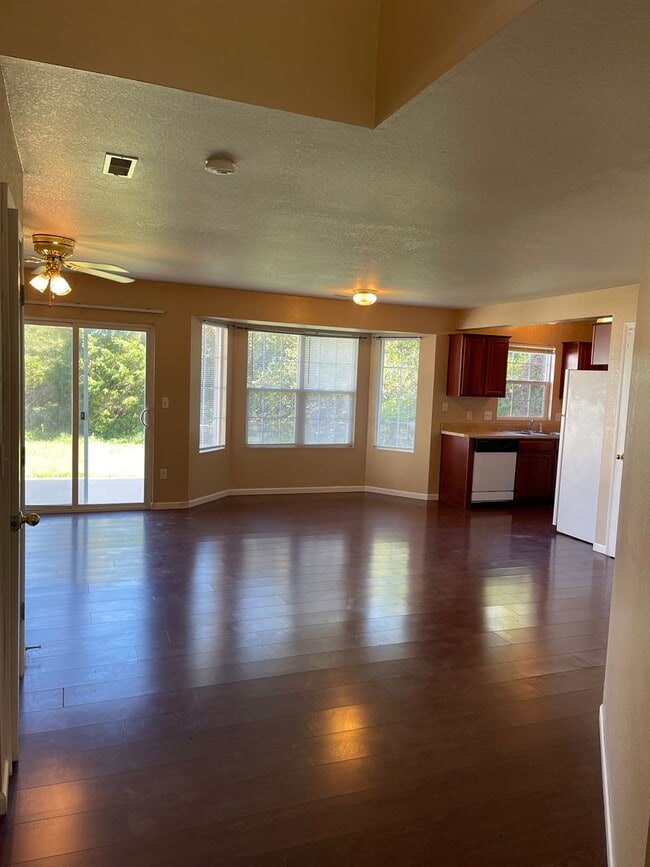 Building Photo - Available February 7th