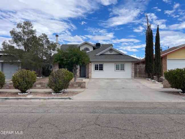 Building Photo - 1574 Rebecca Ann Dr