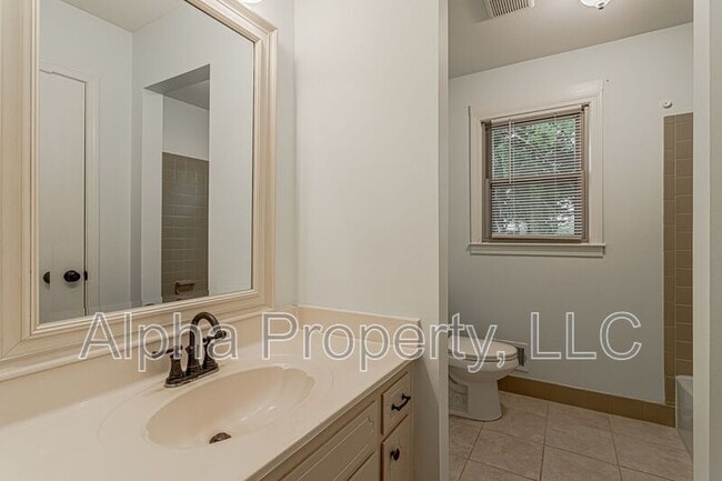 Building Photo - 109 Roberts Cir