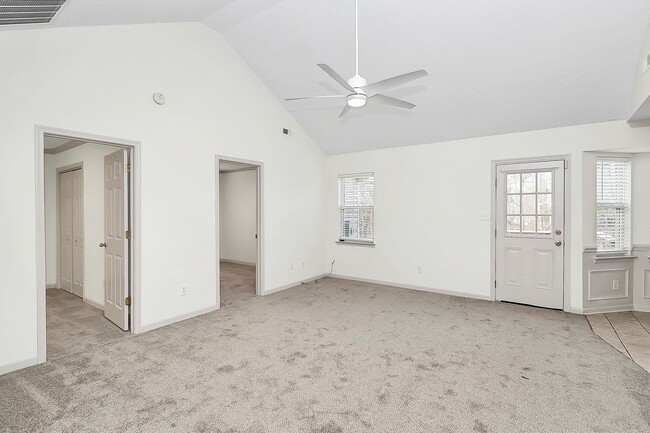 Building Photo - Updated 3 bed 2 bath near National Whitewater Center and CLT airport!