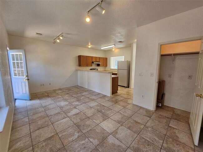 Building Photo - 304 Windridge Village Cove