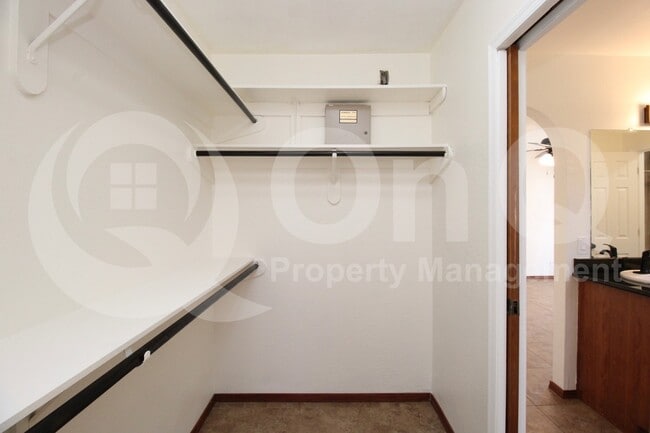 Building Photo - 2827 E Adobe St