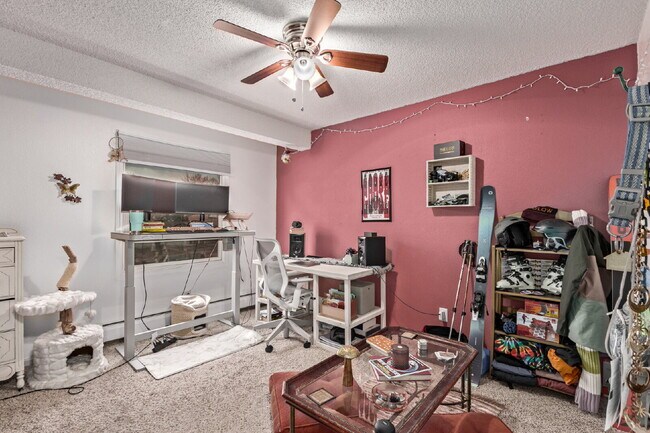 Building Photo - Lovely Three bed / Two bath for rent