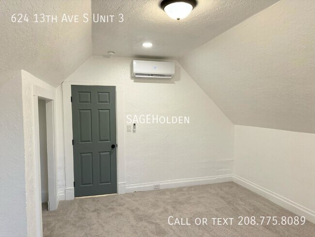 Building Photo - 624 13th Ave S