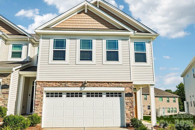 Building Photo - 15618 Little Bluestem St