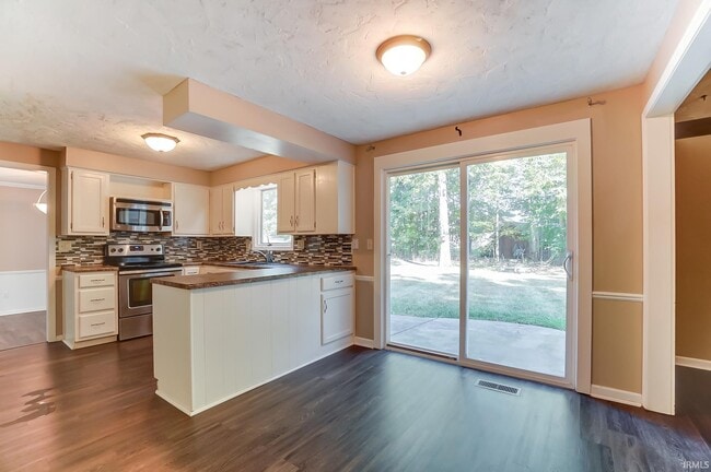 Building Photo - 5931 Spring Oak Ct
