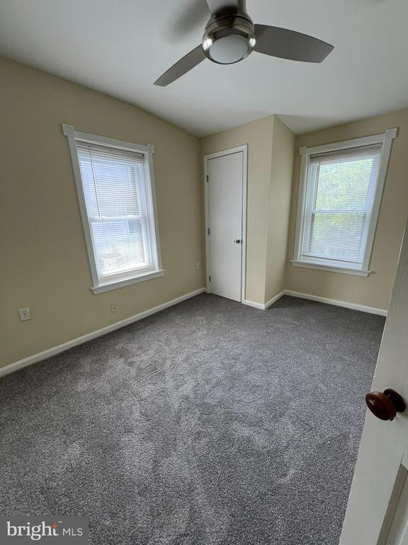 Building Photo - 42 Holland Ave