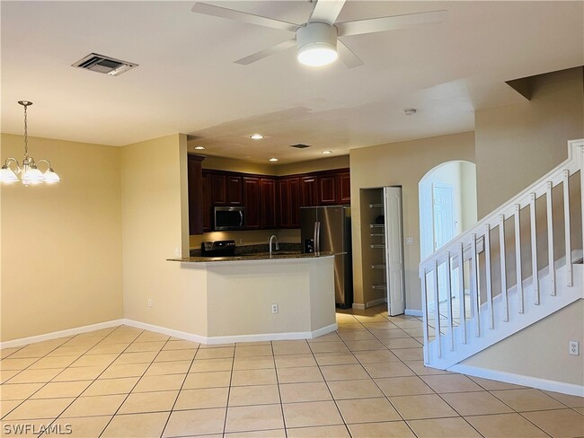 Building Photo - 7009 Romana Way